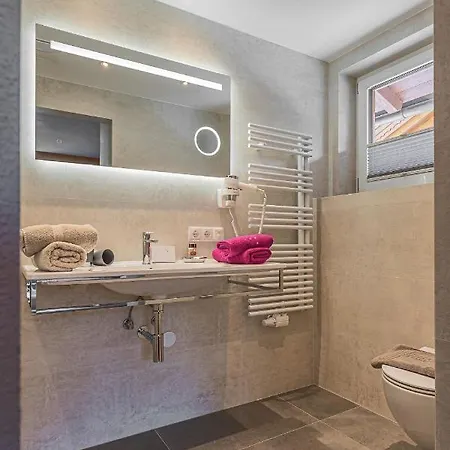 Garni Vierjahreszeiten 3* זולדן