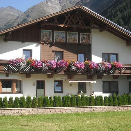 Garni Vierjahreszeiten בית הארחה