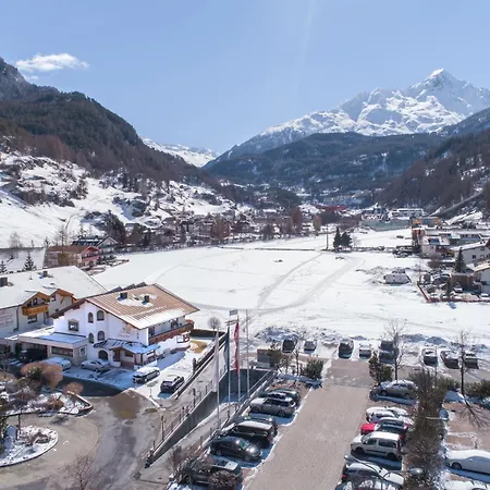 Garni Vierjahreszeiten 3* זולדן