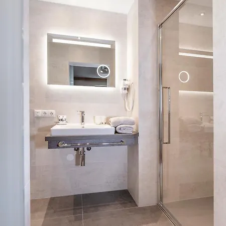 Garni Vierjahreszeiten זולדן