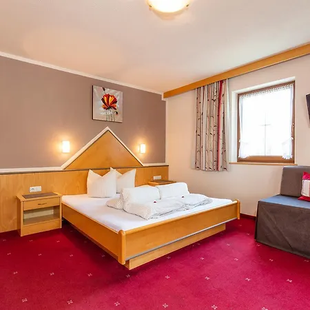 Garni Vierjahreszeiten בית הארחה 3*