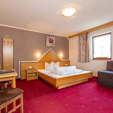 Garni Vierjahreszeiten 3* זולדן